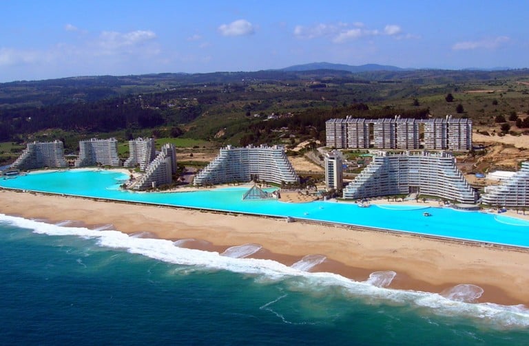 Crystal Lagoons : la plus grande piscine au monde