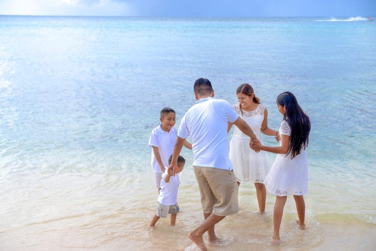 Comment satisfaire les besoins de tous lors d’un voyage en famille ?